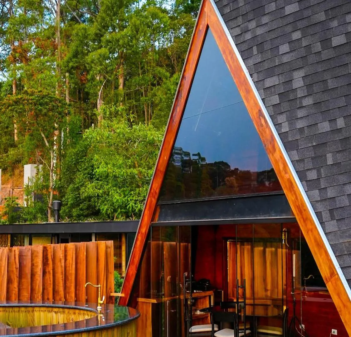 Chale Boutique Spa- Sauna Seca, Jacuzzi , Rede Suspensa Кампус-ду-Жордау 0*,  Бразилия